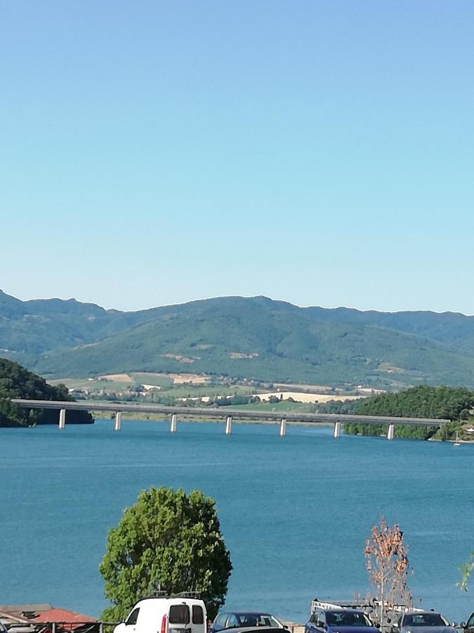 Il Lago Del Mugello B&B バルベリーノ・ディ・ムジェッロ エクステリア 写真